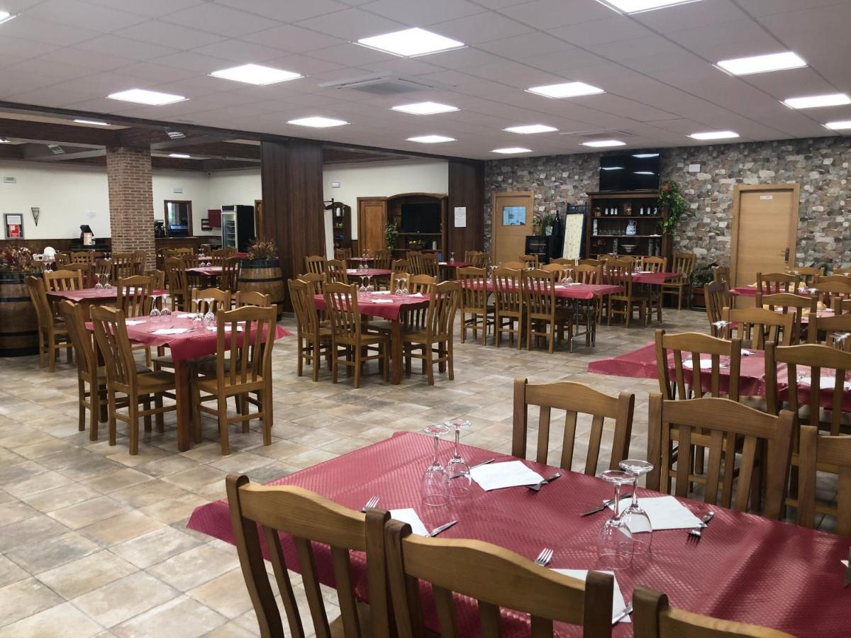Area De Servicio Los Cerrillos Peraleda de la Mata 外观 照片
