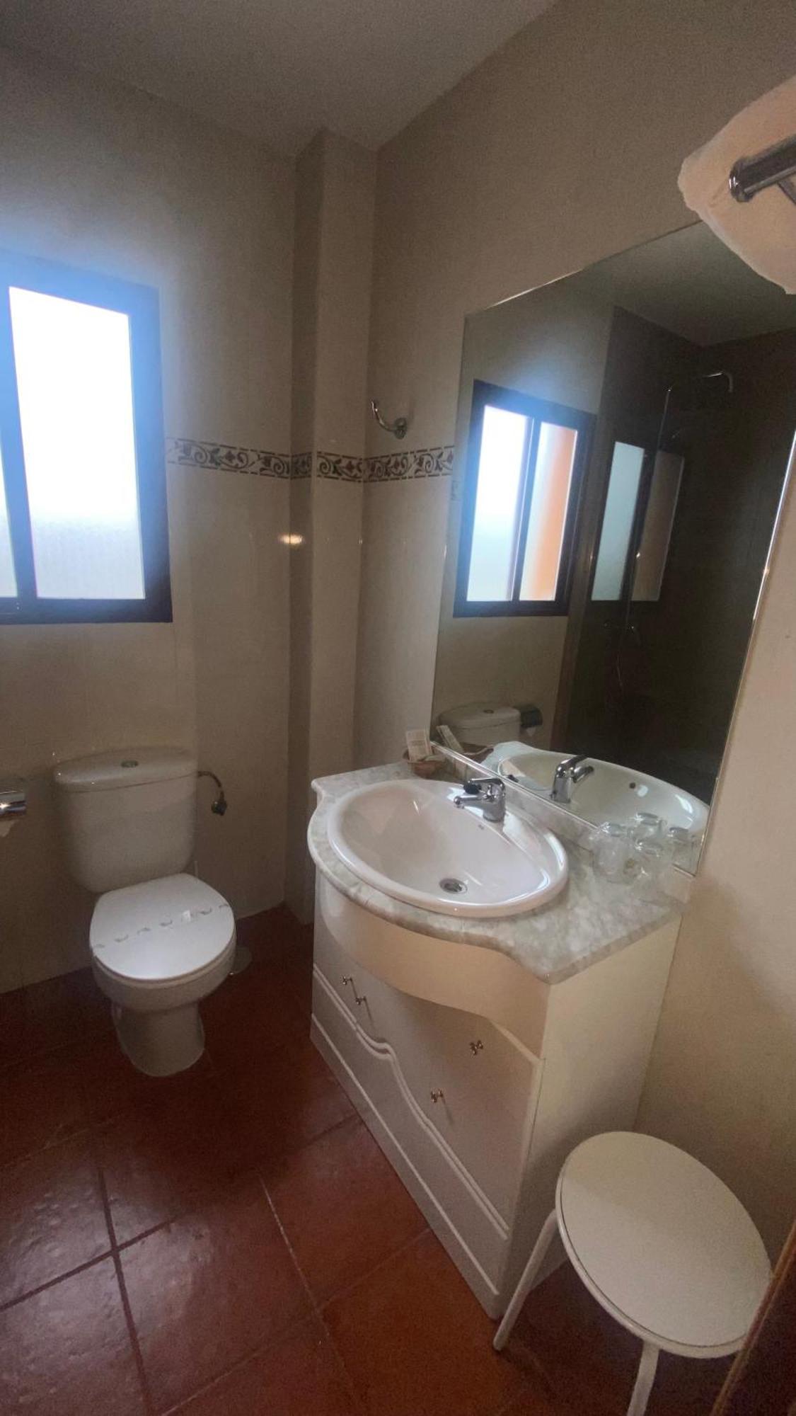 Area De Servicio Los Cerrillos Peraleda de la Mata 外观 照片